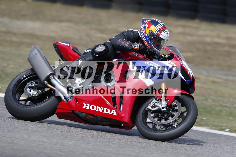 /37 09.08.2026  Pluess Motosport ADR/Freies Fahren/12